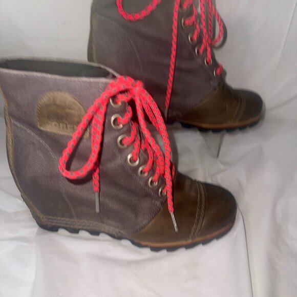 Sorel Women's PDX Grey Brown Hidden Wedge Bootie Size US 8.5 - Picture 2 of 14